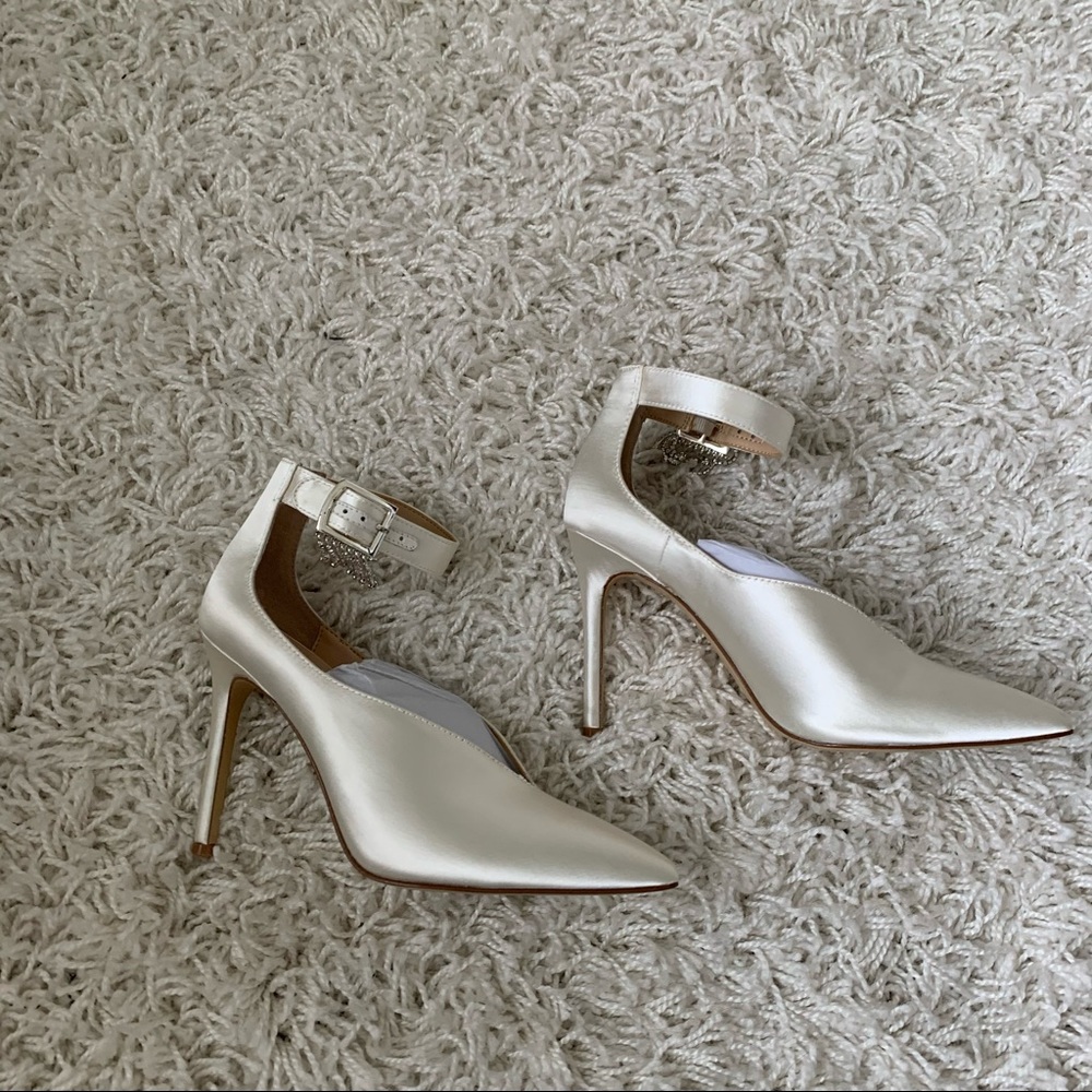 Satin Heels IN BOX - Picture 5 of 10